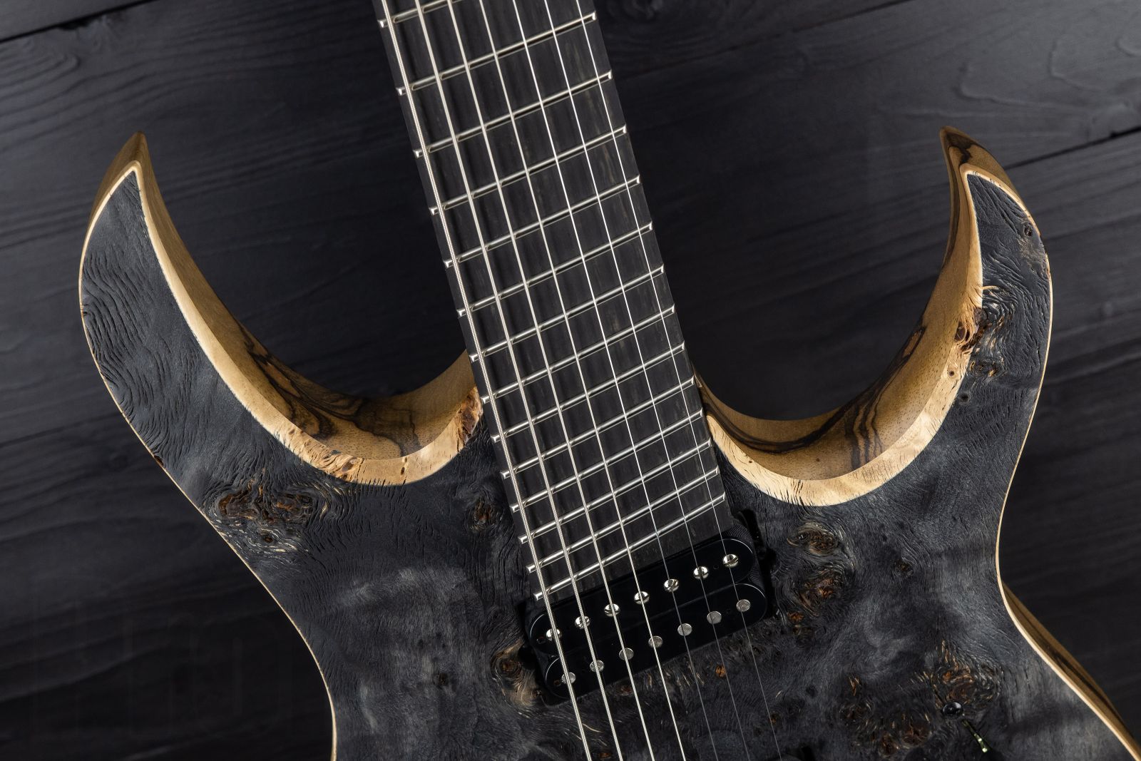 Guitarra Mayones Duvell Elite 7, diapasón de ébano de 7 cuerdas brillo  ráfaga púrpura sucia